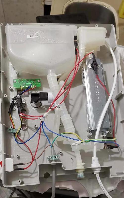 饮水机漏水怎么处理（快速解决家用饮水机漏水问题）  第1张